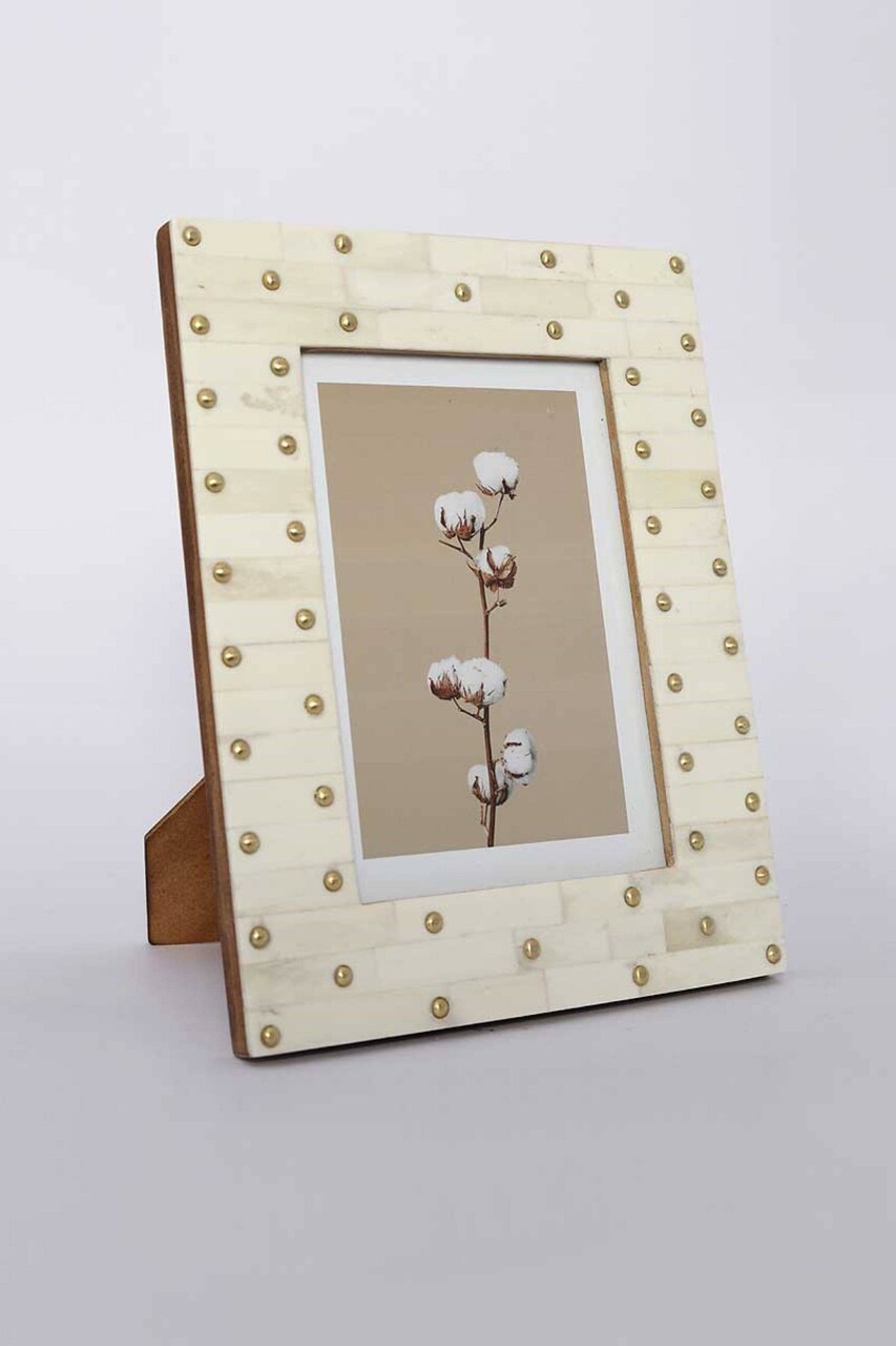 Brass-Studded Ivory Bone & MDF Photo Frame – 5x7” – Elegant & Timeless Décor